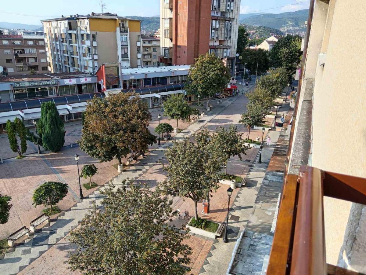 Red Square Apartment Pirot Eksteriør bilde
