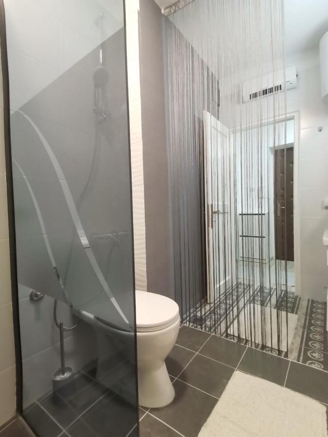 Red Square Apartment Pirot Eksteriør bilde