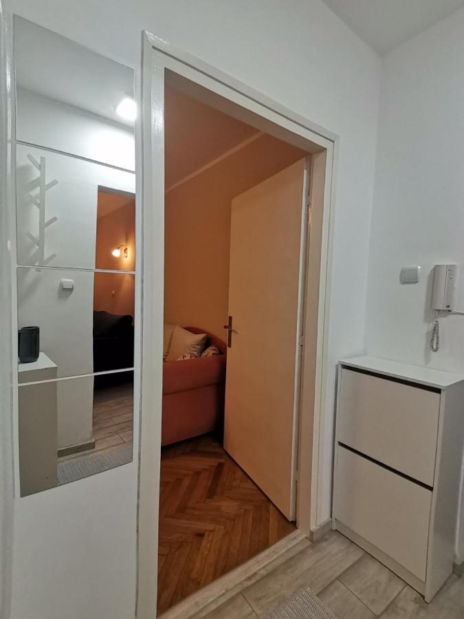 Red Square Apartment Pirot Eksteriør bilde
