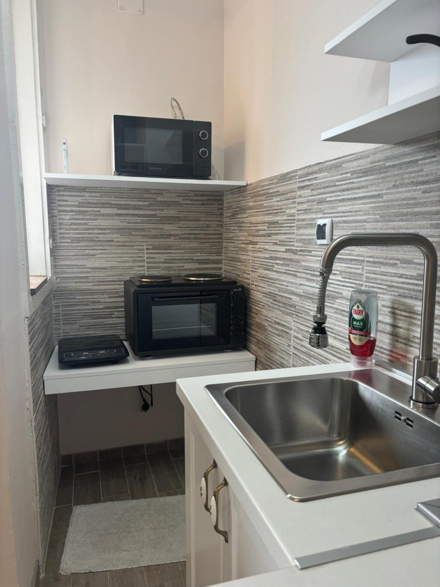 Red Square Apartment Pirot Eksteriør bilde